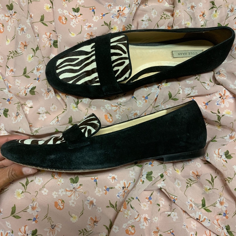 COLE HANN SUEDE FLATS